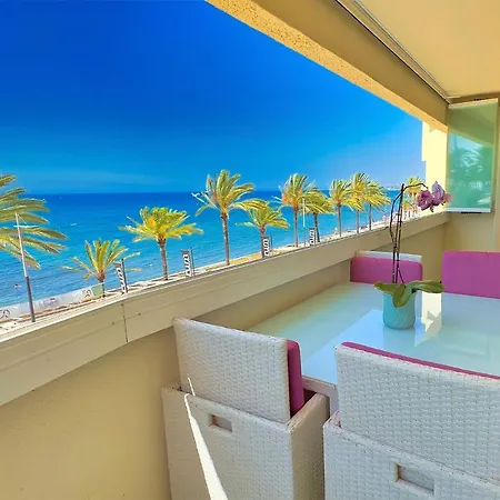 Ed. Larycorte 2d. Exclusive Sea Front In Center. Apartment