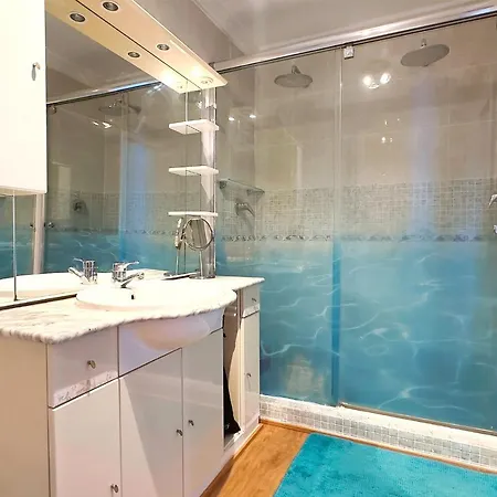 Appartement Ed. Larycorte 2d. Exclusive Sea Front In Center.